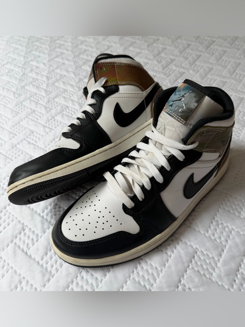 Nike Air Jordan 1 Mid White/Black Iridescent Collar Men Sz 8 Women 9.5 DM7802100